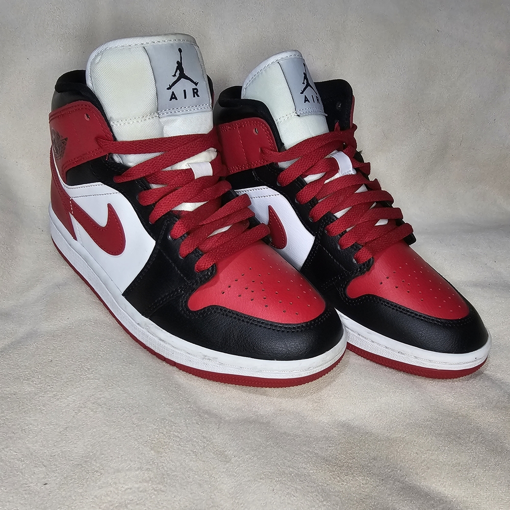 Nike Air Men's Red and Black Sneakers